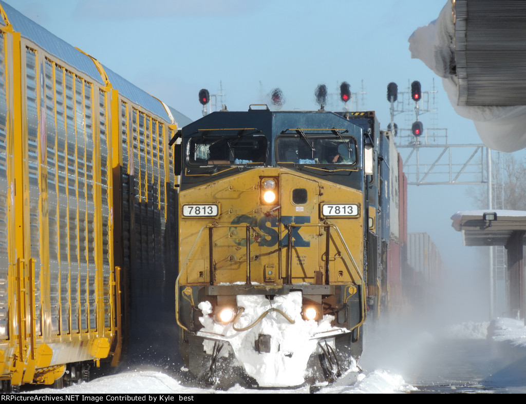 CSX 7813 on I169